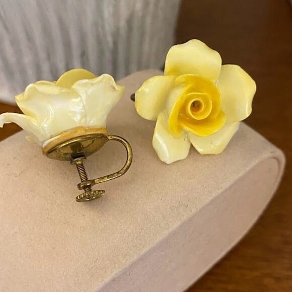 Vintage Denton Rose Earrings Yellow Screw Back - Picture 3 of 5